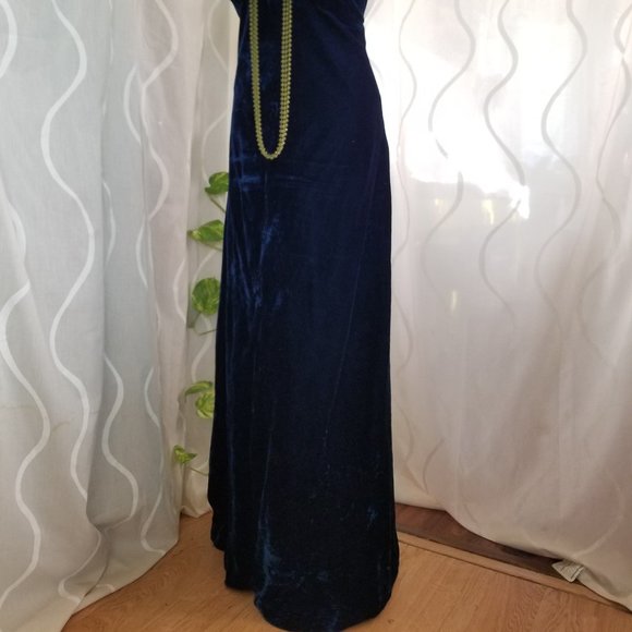 Vintage 1970s velvet dress w lace halter, Vampy backless long retro vntg maxi - Picture 3 of 15